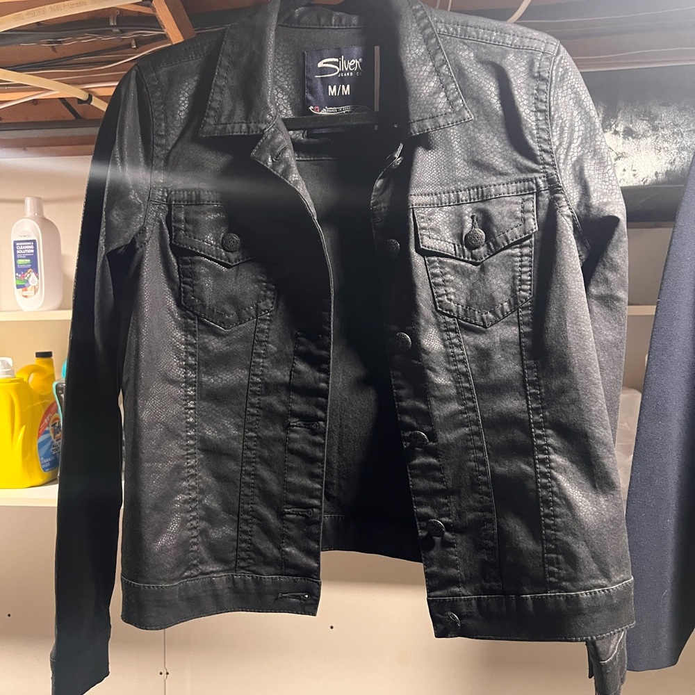 Silver Jeans Co. Women’s Faux Leather Coated Denim Jacket – Black (Size M)